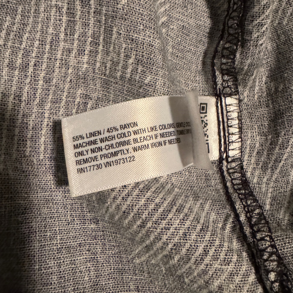 Universal Thread women’s camp shirt - Picture 4 of 5